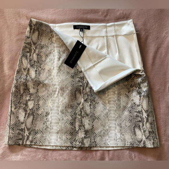 NWT Dynamite Faux Snake Skin Mini Skirt - Picture 3 of 7